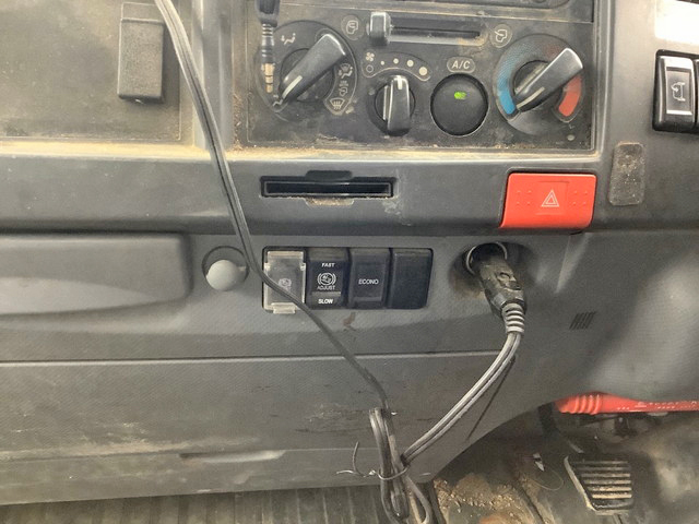 いすゞエルフ平ボディ小型（2t・3t）[写真35]