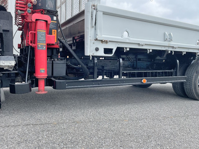 いすゞエルフクレーン3段小型（2t・3t）[写真24]