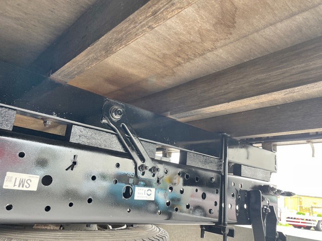 いすゞエルフクレーン3段小型（2t・3t）[写真27]