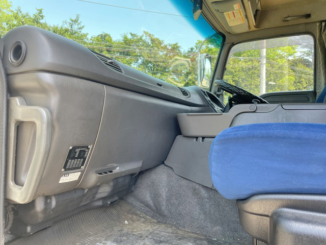 いすゞギガ冷凍車（冷蔵車）大型（10t）[写真30]