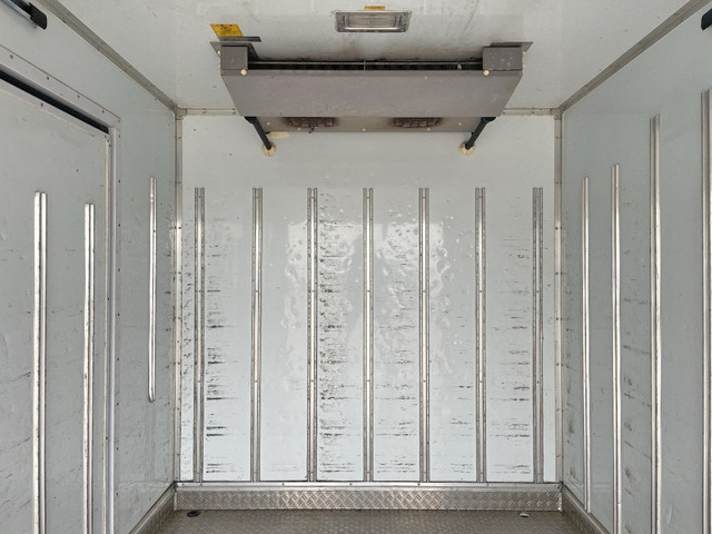 いすゞエルフ冷凍車（冷蔵車）小型（2t・3t）[写真13]