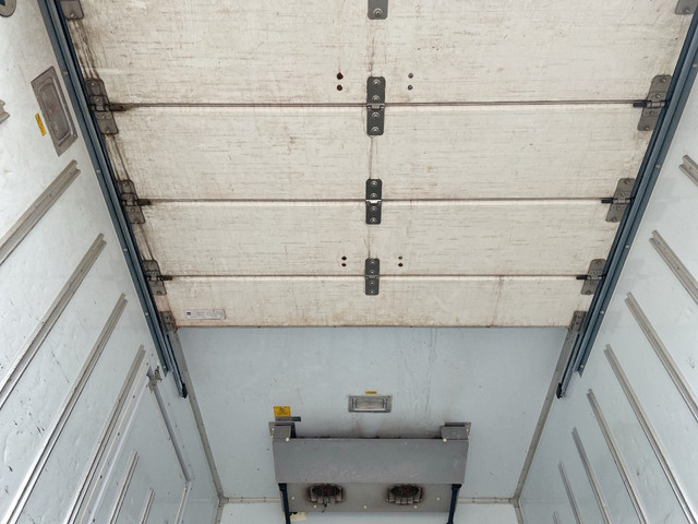 いすゞエルフ冷凍車（冷蔵車）小型（2t・3t）[写真15]