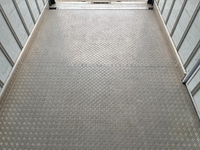 いすゞエルフ冷凍車（冷蔵車）小型（2t・3t）[写真17]