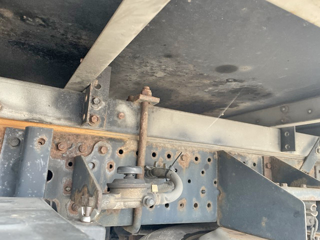 いすゞエルフ冷凍車（冷蔵車）小型（2t・3t）[写真23]