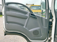 いすゞエルフ冷凍車（冷蔵車）小型（2t・3t）[写真28]