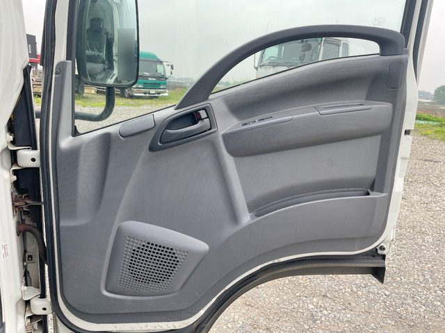 いすゞエルフ冷凍車（冷蔵車）小型（2t・3t）[写真29]