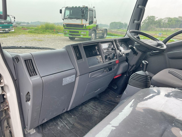 いすゞエルフ冷凍車（冷蔵車）小型（2t・3t）[写真30]