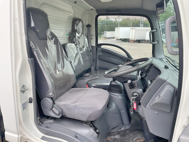 いすゞエルフ冷凍車（冷蔵車）小型（2t・3t）[写真33]