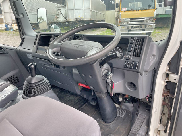 いすゞエルフ冷凍車（冷蔵車）小型（2t・3t）[写真34]