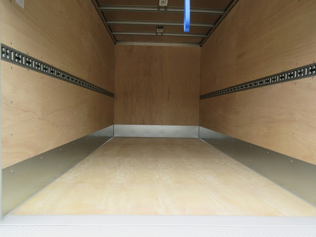 三菱ふそうキャンターアルミバン小型（2t・3t）[写真03]