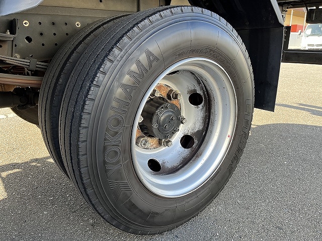 三菱ふそうキャンターアルミバン小型（2t・3t）[写真20]