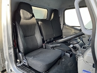 三菱ふそうキャンターアルミバン小型（2t・3t）[写真22]