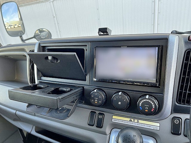 三菱ふそうキャンターアルミバン小型（2t・3t）[写真28]