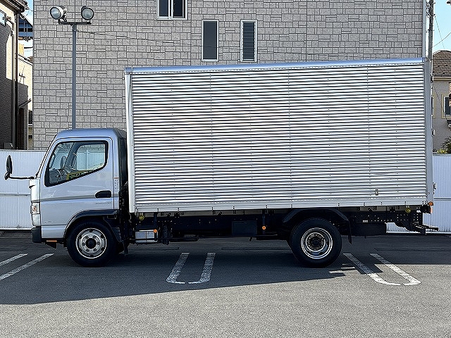 三菱ふそうキャンターアルミバン小型（2t・3t）[写真03]