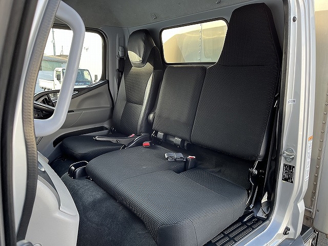 三菱ふそうキャンターアルミバン小型（2t・3t）[写真31]