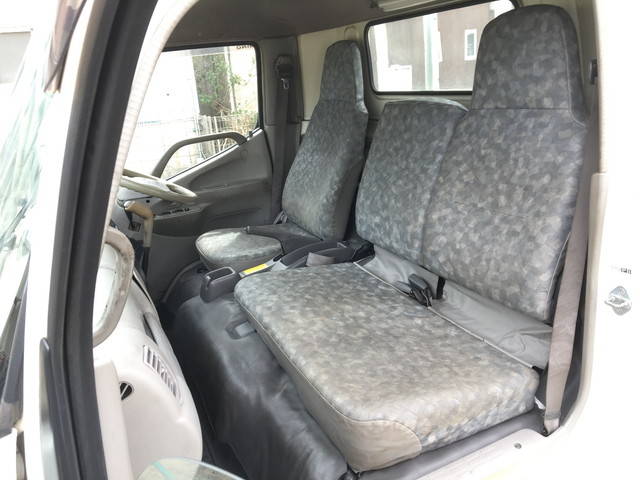 日野デュトロ平ボディ小型（2t・3t）[写真24]