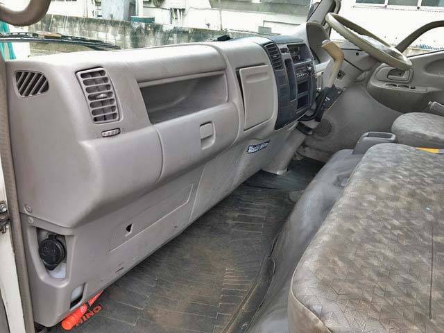 日野デュトロ平ボディ小型（2t・3t）[写真26]