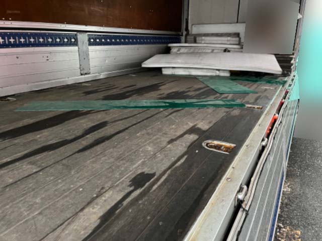 三菱ふそうファイターアルミウイング中型（4t）[写真12]