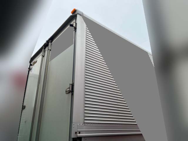 三菱ふそうファイターアルミウイング中型（4t）[写真06]