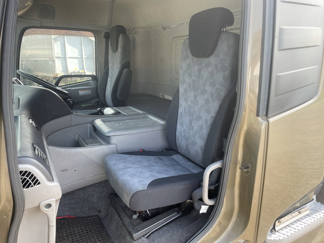 UDトラックスクオン冷凍車（冷蔵車）大型（10t）[写真25]