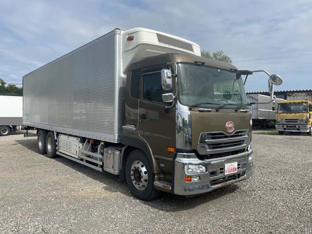 UDトラックスクオン冷凍車（冷蔵車）大型（10t）[写真03]