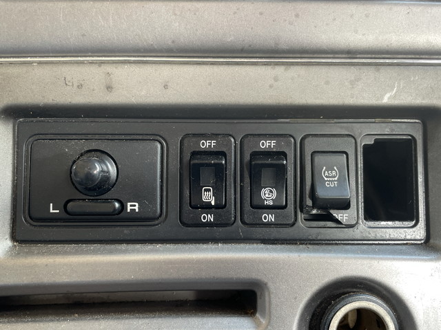 UDトラックスクオン冷凍車（冷蔵車）大型（10t）[写真35]