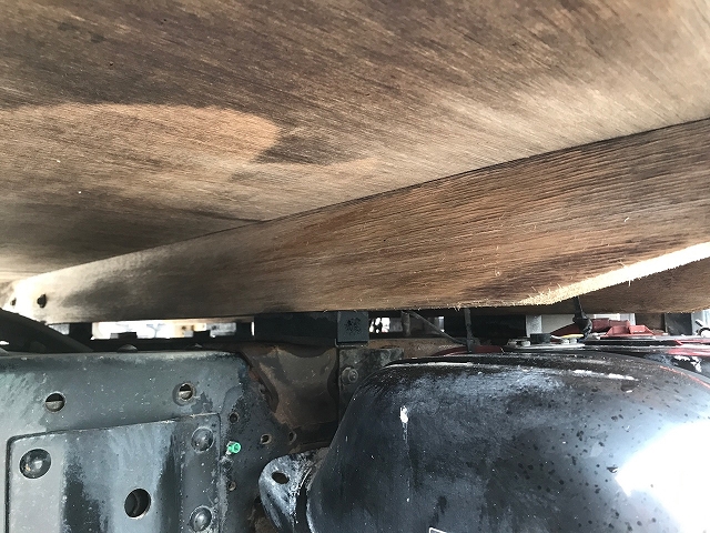 いすゞエルフクレーン3段小型（2t・3t）[写真29]