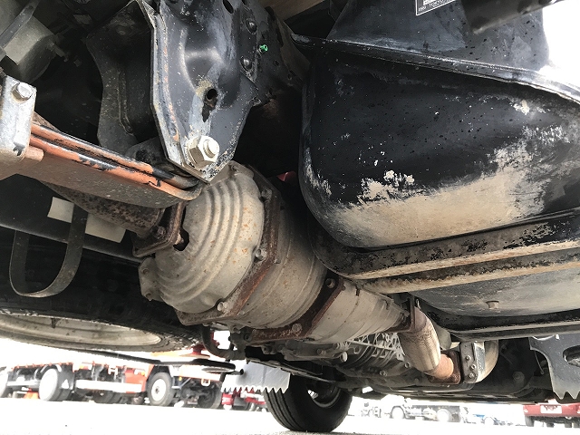 いすゞエルフクレーン3段小型（2t・3t）[写真34]