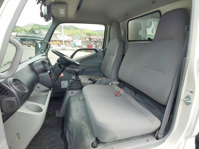 日野デュトロアルミバン小型（2t・3t）[写真33]