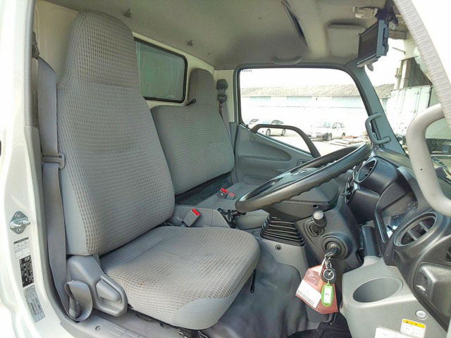 日野デュトロアルミバン小型（2t・3t）[写真35]