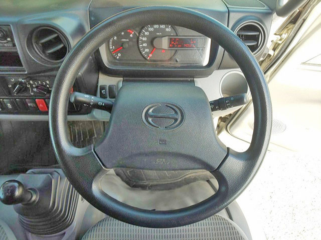 日野デュトロアルミバン小型（2t・3t）[写真38]