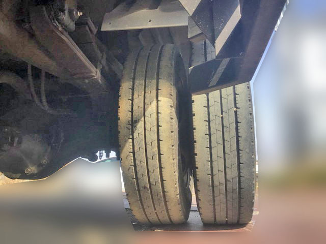 三菱ふそうキャンター平ボディ小型（2t・3t）[写真15]