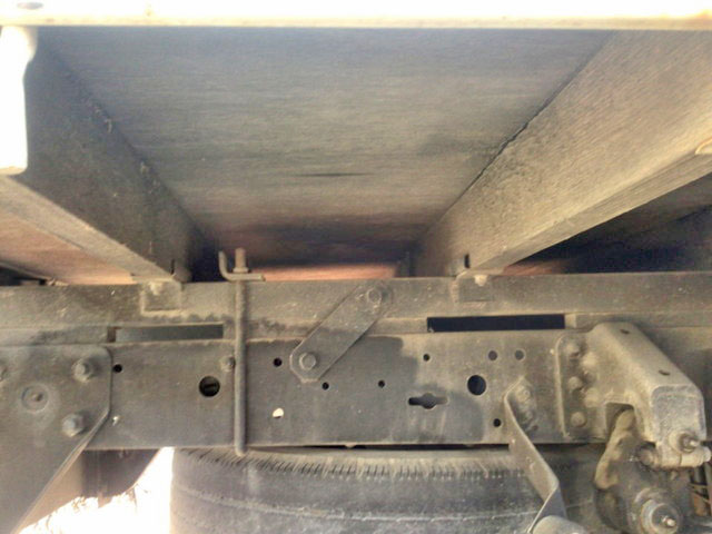 三菱ふそうキャンター平ボディ小型（2t・3t）[写真18]