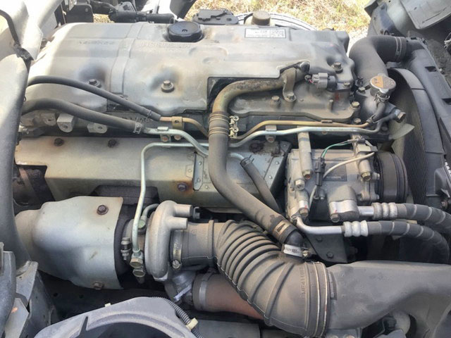 三菱ふそうキャンター平ボディ小型（2t・3t）[写真24]