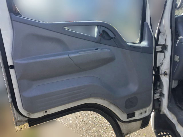 三菱ふそうキャンター平ボディ小型（2t・3t）[写真26]