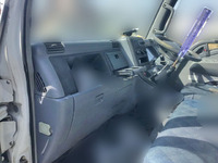 三菱ふそうキャンター平ボディ小型（2t・3t）[写真27]