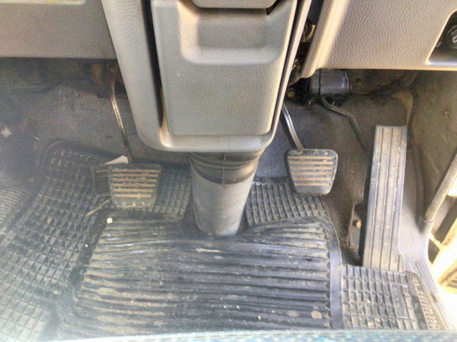 三菱ふそうキャンター平ボディ小型（2t・3t）[写真35]