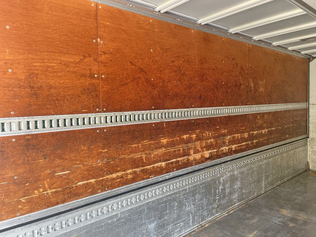 いすゞフォワードアルミウイング増トン（6t・8t）[写真14]