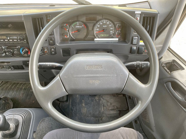 いすゞフォワードアルミウイング増トン（6t・8t）[写真37]