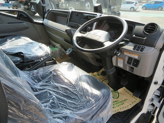 三菱ふそうキャンタークレーン4段小型（2t・3t）[写真03]