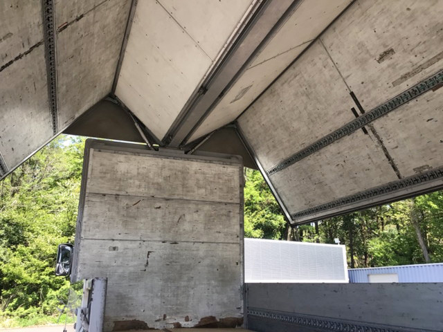 三菱ふそうスーパーグレートアルミウイング大型（10t）[写真11]