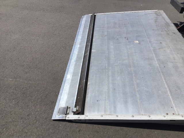 三菱ふそうスーパーグレートアルミウイング大型（10t）[写真18]