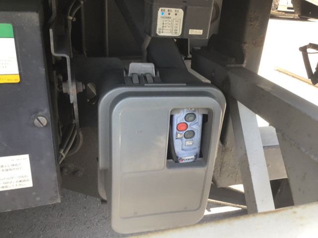 三菱ふそうスーパーグレートアルミウイング大型（10t）[写真19]