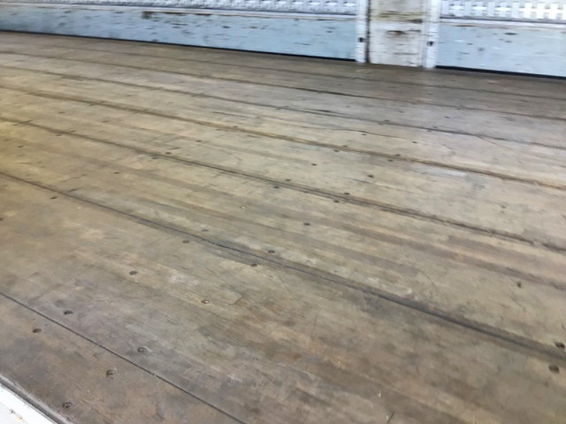 三菱ふそうスーパーグレートアルミウイング大型（10t）[写真09]