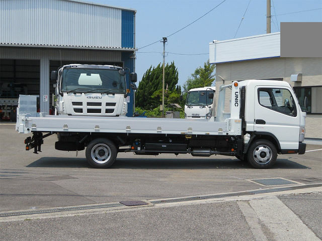 三菱ふそうキャンターセーフティローダー小型（2t・3t）[写真03]