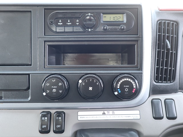 三菱ふそうキャンター平ボディ小型（2t・3t）[写真26]