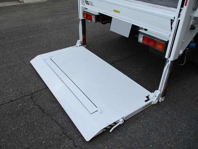 三菱ふそうキャンターダブルキャブ（Wキャブ）小型（2t・3t）[写真10]