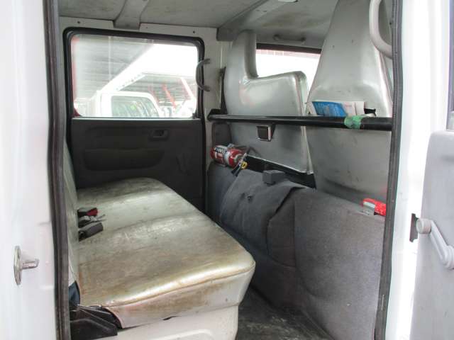 三菱ふそうキャンターダブルキャブ（Wキャブ）小型（2t・3t）[写真17]