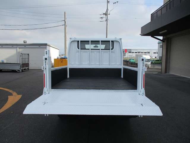 三菱ふそうキャンターダブルキャブ（Wキャブ）小型（2t・3t）[写真08]