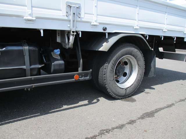 三菱ふそうファイター平ボディ中型（4t）[写真12]